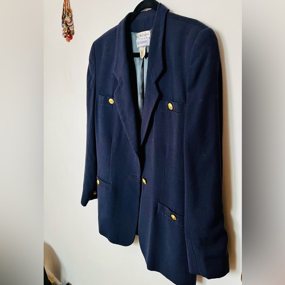 Stunning pure virgin wool navy blazer from Holt Renfrew! - Picture 5 of 10
